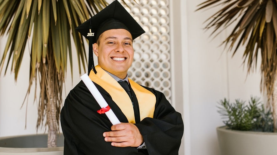 What to Wear to Graduation for Men