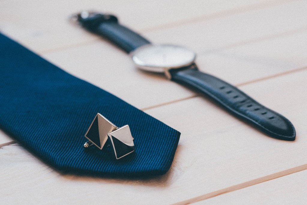 How To Wear Cufflinks Properly