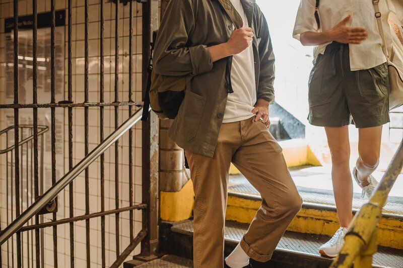 What Color Shirts Go with Khaki Pants?