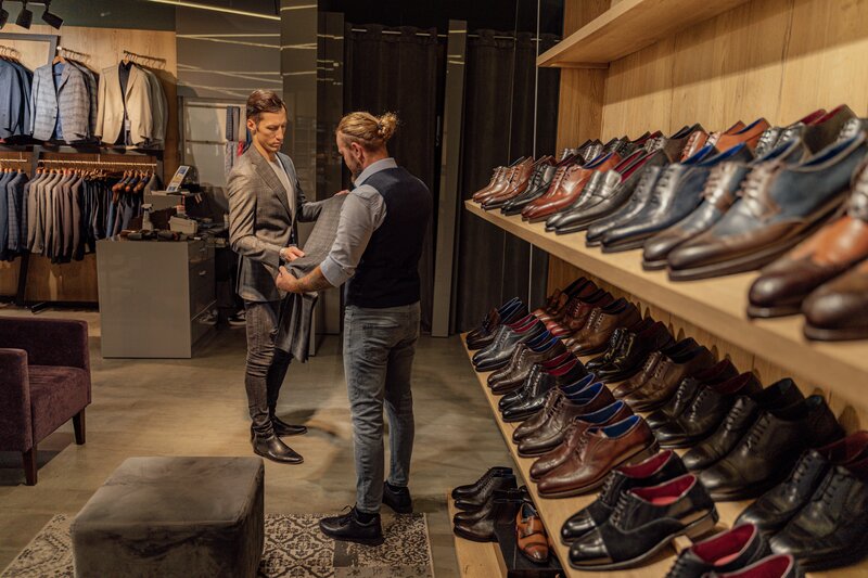 linen pants with dress shoes What Shoes Should You Wear With Linen Pants? These 5